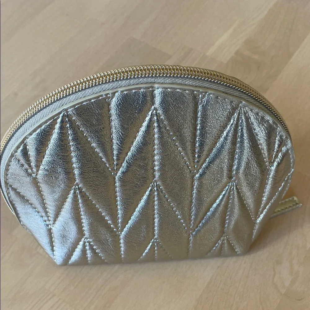 NIP Clé de Peau Cotton, Le Serum, Precious Gold Mask, Cosmetic Bag